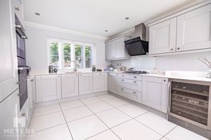 Kitchen- click for photo gallery